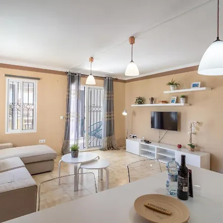 Tatil Evi Mit Privatpool Fuer 5 Personen Ca 100 Qm In Nerja, Andalusien Costa Del Sol Nerja