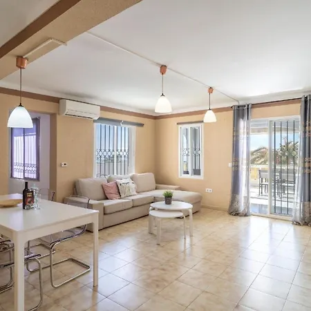 Mit Privatpool Fuer 5 Personen Ca 100 Qm In Nerja, Andalusien Costa Del Sol