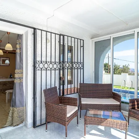Mit Privatpool Fuer 5 Personen Ca 100 Qm In Nerja, Andalusien Costa Del Sol